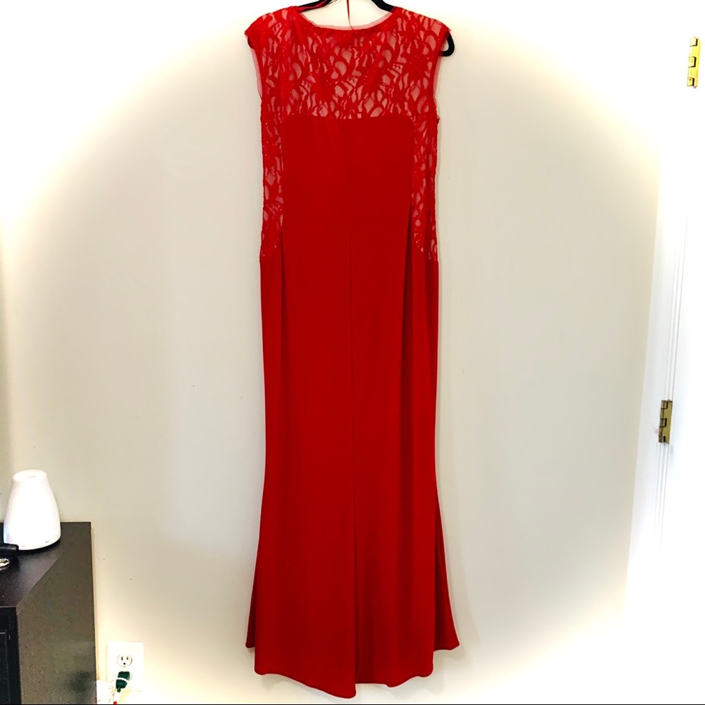 ✨R&M RICHARDS Red Lace Gown✨ - Picture 2 of 4